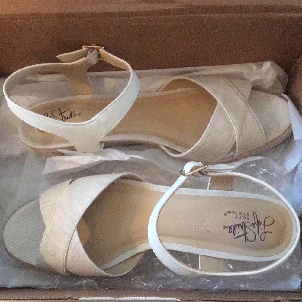 New Life Stride Soft System Ivory Liddy Sandals 9W